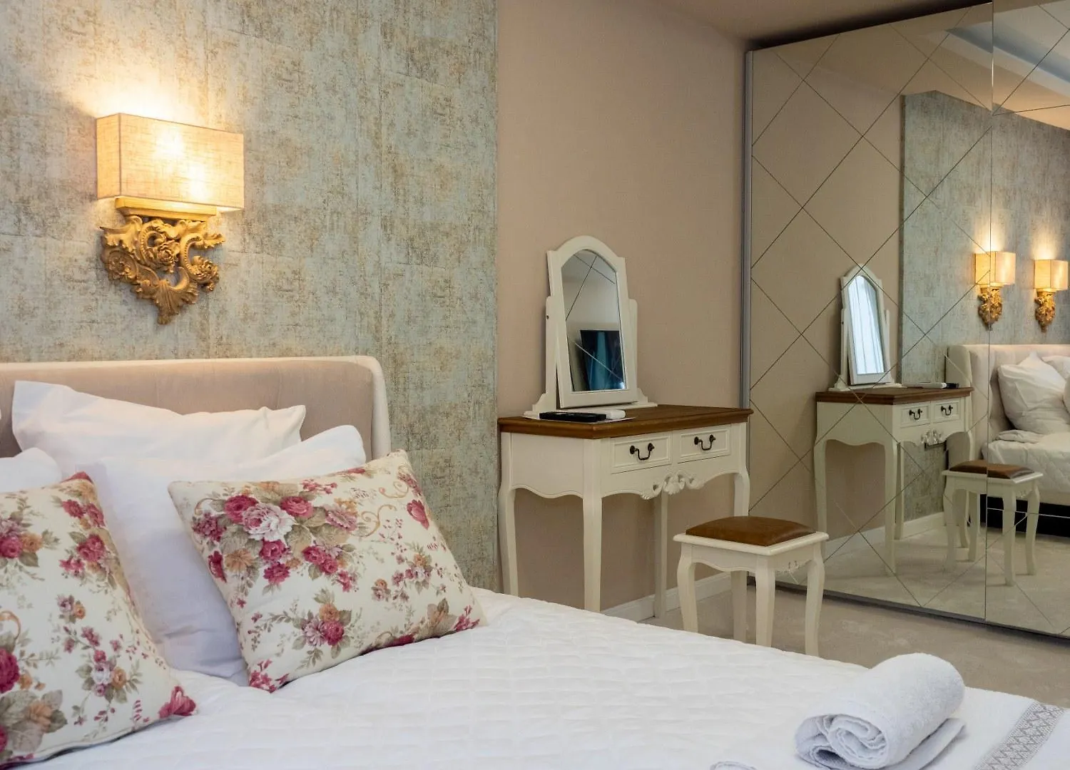 Paradise Center Premium Suite 1 София